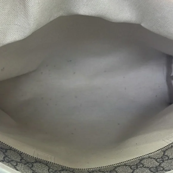 Gucci Carryall Bag - Picture 8 of 16